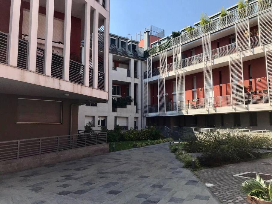 Apartamento Comodo Bilocale Nuovo Milano Exterior foto